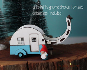 Tiny Pastel retro camper that opens and closes for itty bitty gnome or fairy - ThePebblePathway