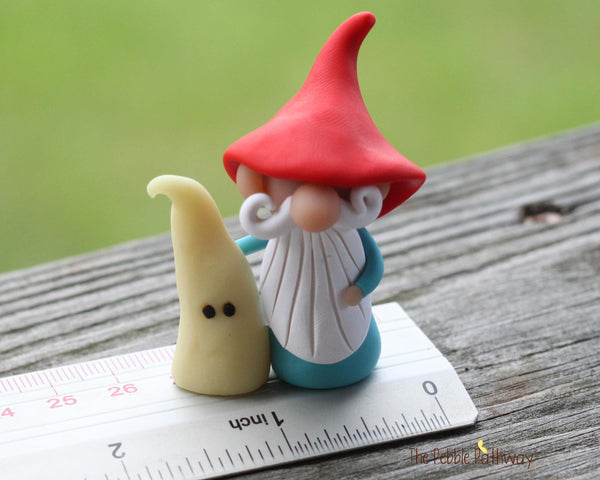 Gnome with ghost - miniature garden gnome figure - glow in the dark 2