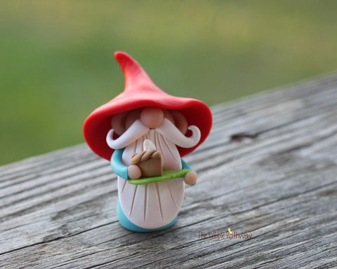 Gnome with pumpkin pie- miniature garden gnome figure 2