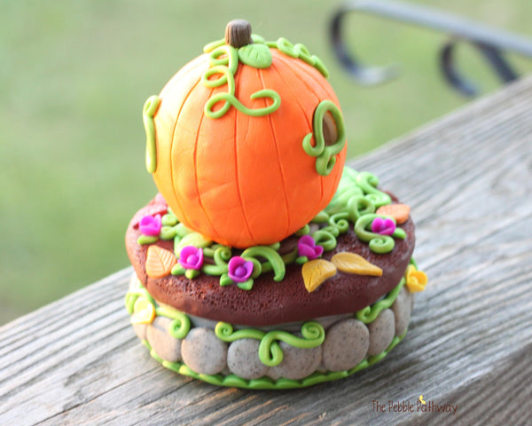 Miniature Pumpkin fairy house with lights 2